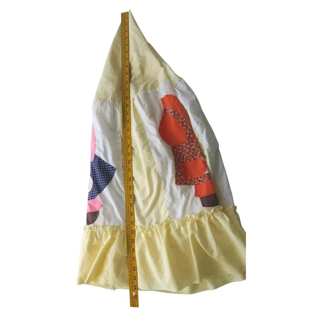 Vintage Sunbonnet Sue Tablecloth Patchwork Applique Ruffle Round Accent Cover